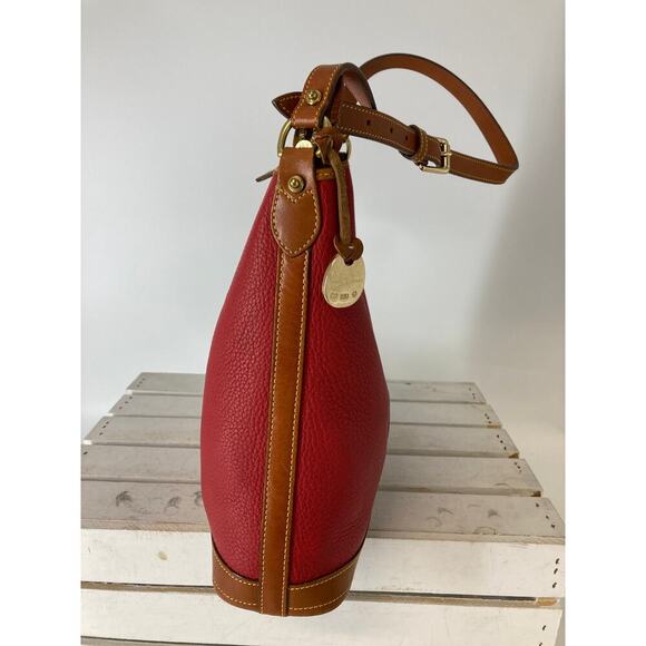 DOONEY & BOURKE, LARGE RED PEBBLED LEATHER SHOULDER BAG - Picture 4 of 16
